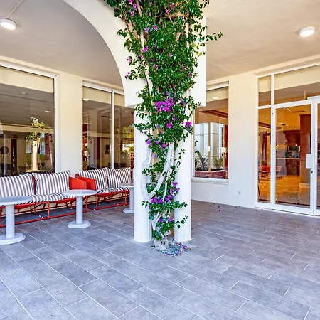 Rosella Affiliated By Intelier Hotel