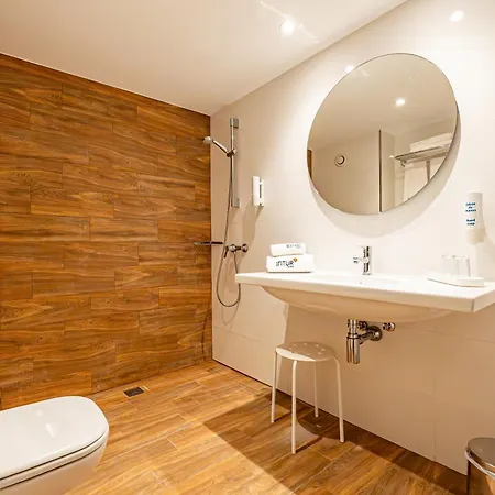 Hotel Rosella Affiliated By Intelier